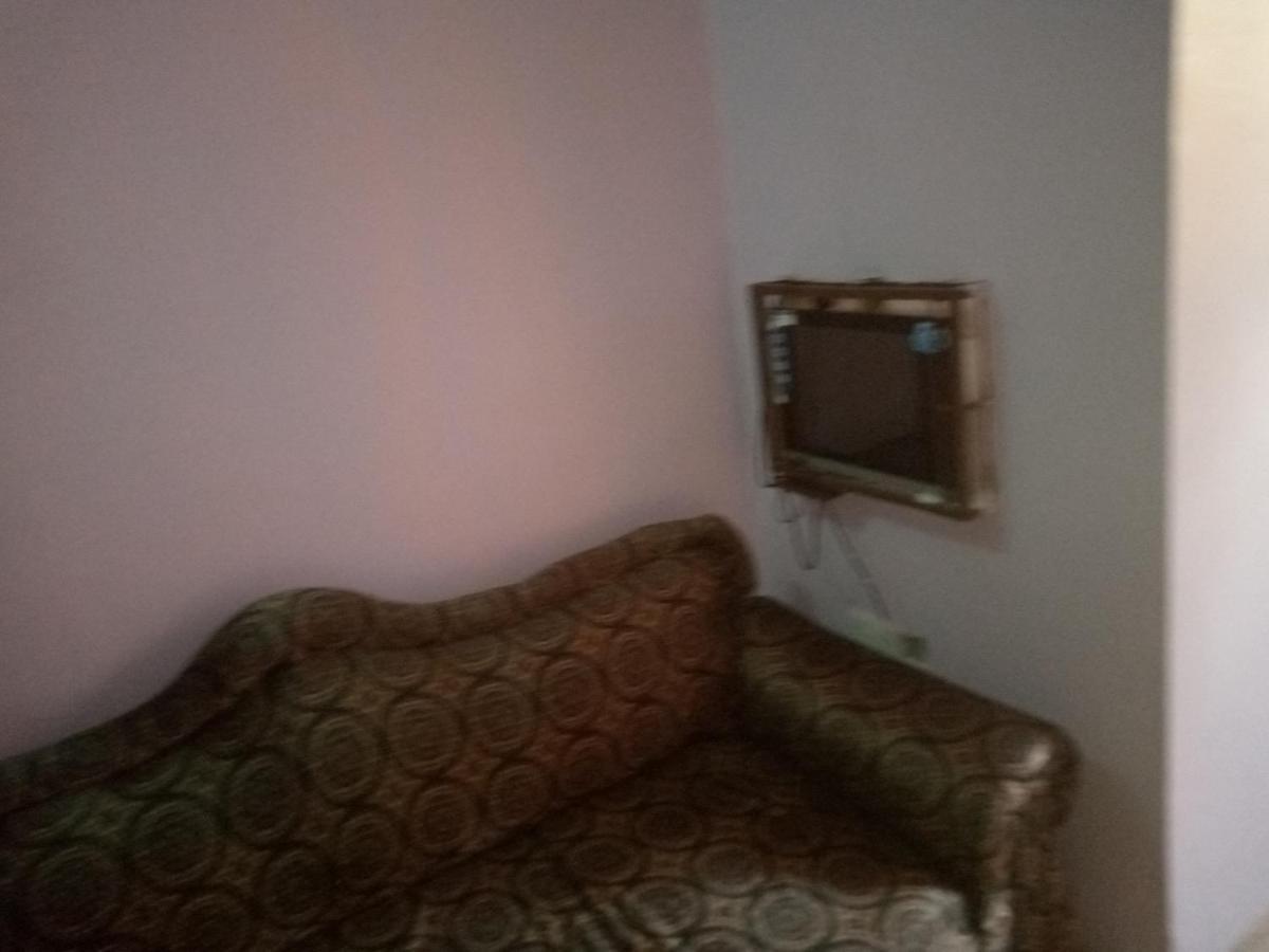 Kicec Bar And Guest House Airport Дар ес Саалам Екстериор снимка