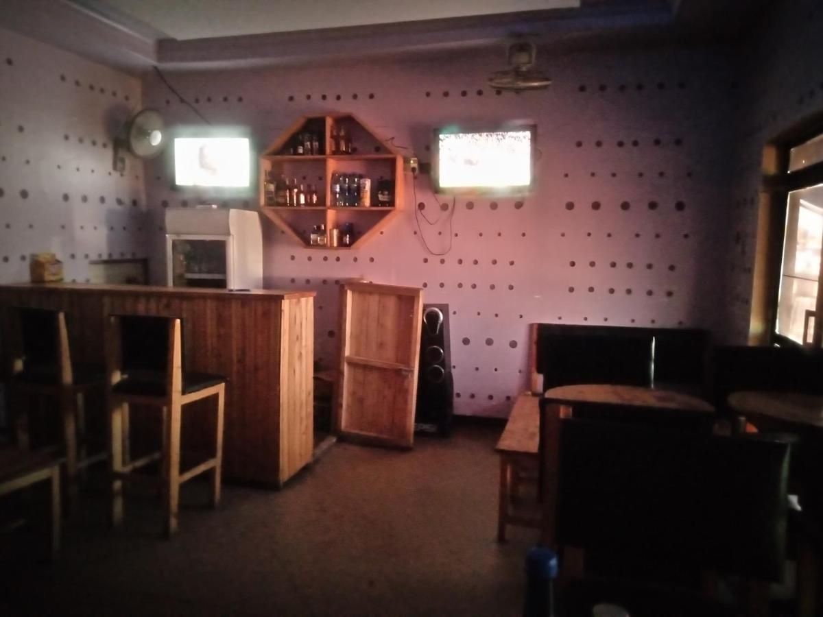 Kicec Bar And Guest House Airport Дар ес Саалам Екстериор снимка